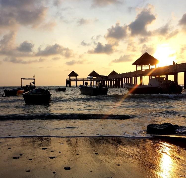 Desaru, Bayu Balau Beach Resort Bandar Penawar Dış mekan fotoğraf